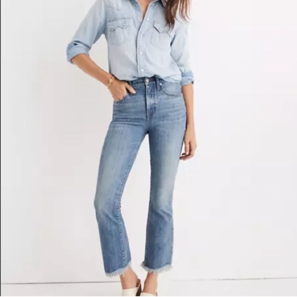 Petite Cali Demi-Boot Jeans in Comfort Stretch